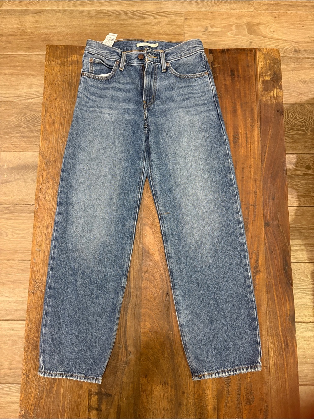 Levi's Relaxed Women's Jeans in Faded Blue Wash